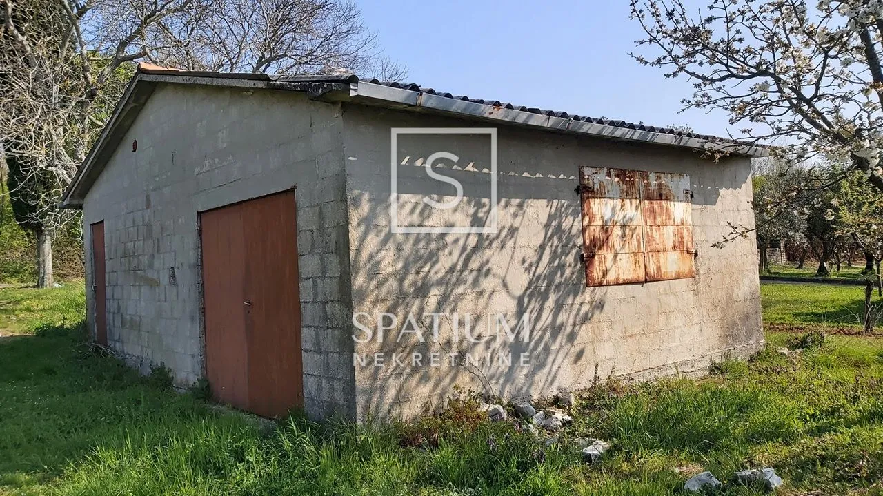 labin, kuća za adaptaciju na velikom građevinskom zemljištu - slika 4