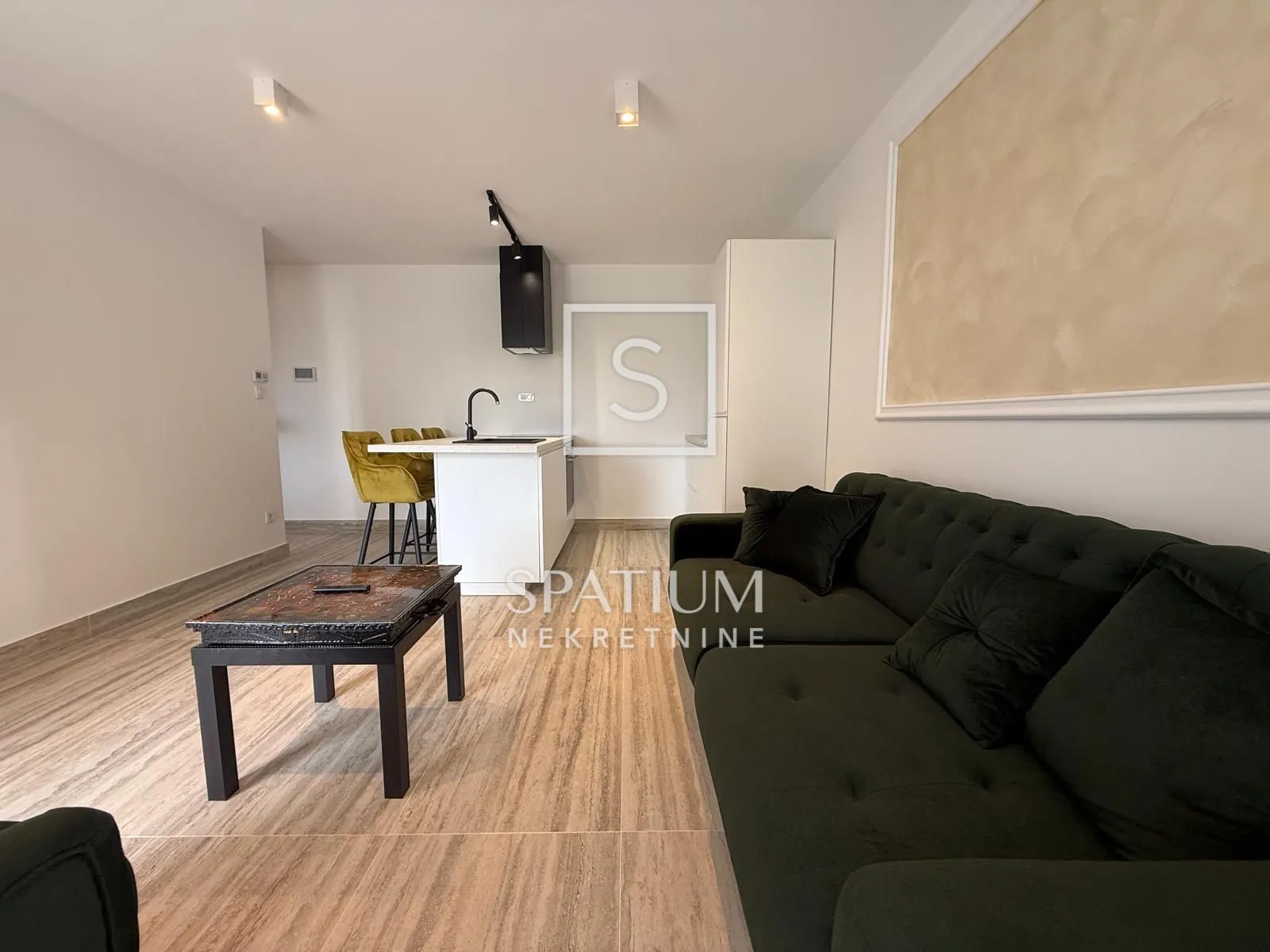 podmurvice, kuća s pet stanova i odvojenim studio apartmanom - slika 14