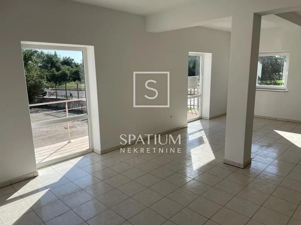 novigrad, etaža s poslovnim prostorom i apartmanom - slika 2