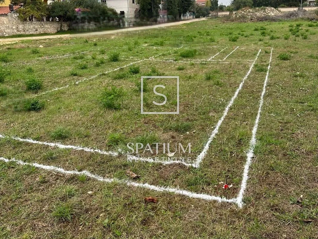 peroj, građevinsko zemljište s dozvolom, 500 m od plaže - slika 6