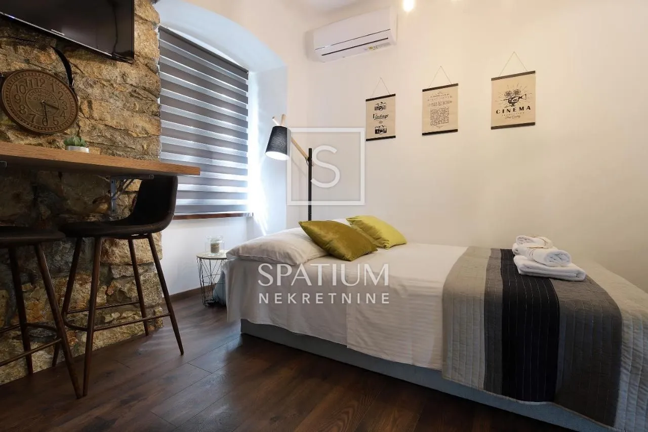 rijeka, centar, prodaja uhodanog poslovanja, 3 apartmana - slika 9