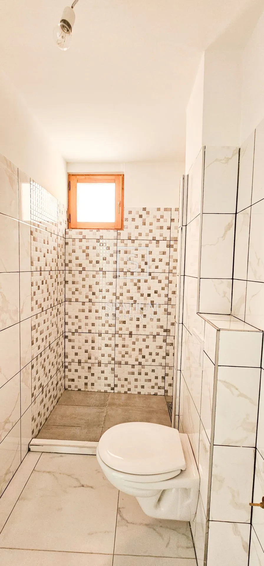 novi vinodolski, novogradnja s tri apartmana u centru - slika 6