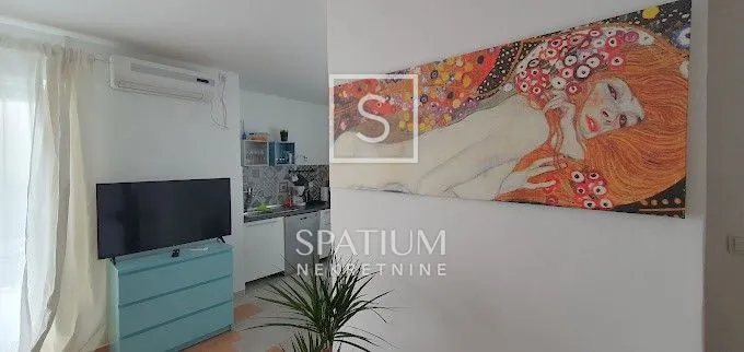 malinska, kuća s dva bazena - slika 8