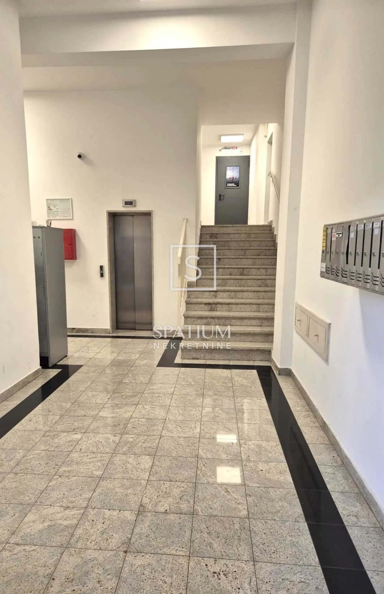 mlaka, uredski poslovni prostor 64m2 za dugoročni zakup - slika 10