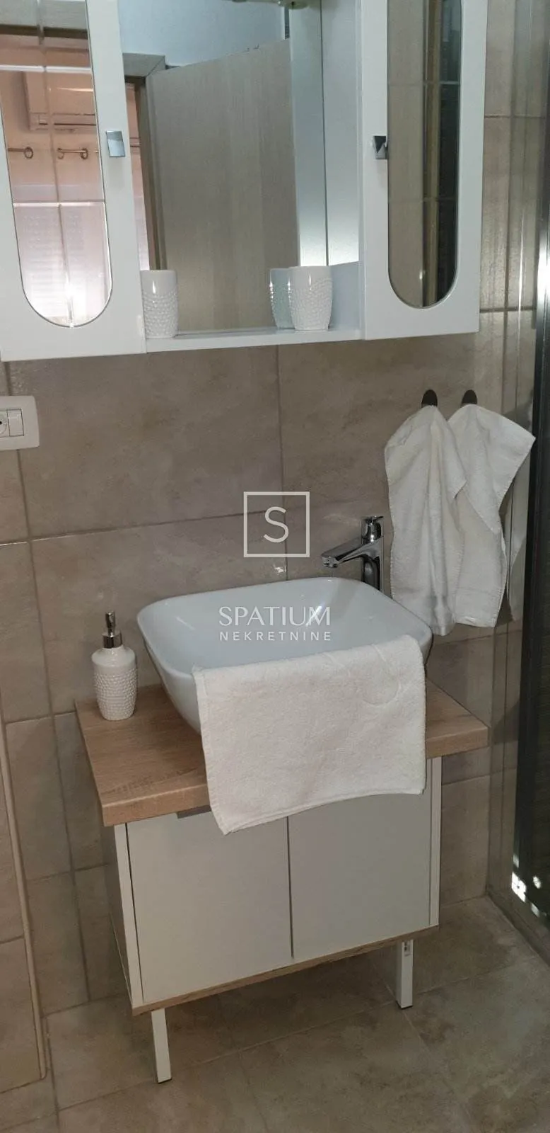 otok krk, pinezići, kamena kuća s grijanim bazenom i jacuzzijem - slika 8