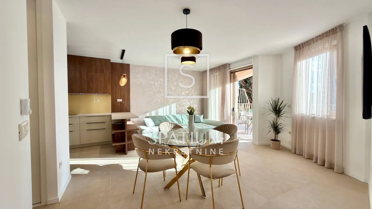 opatija, apartman s parkingom u strogom centru - slika 3