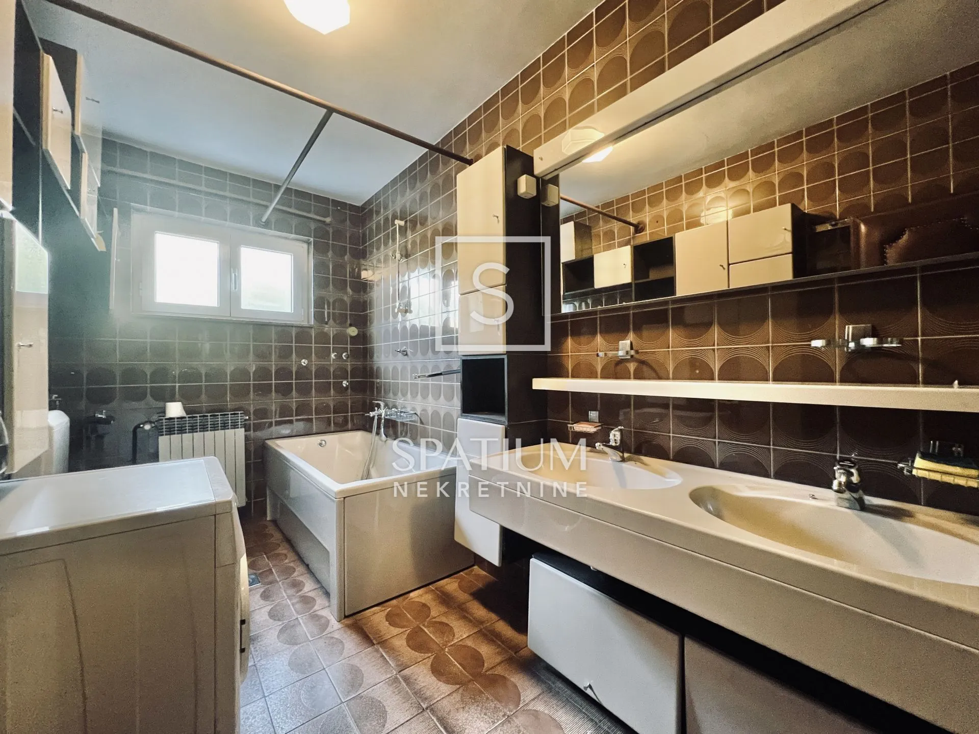 crikvenica, samostojeća kuća s 11 apartmana - slika 9