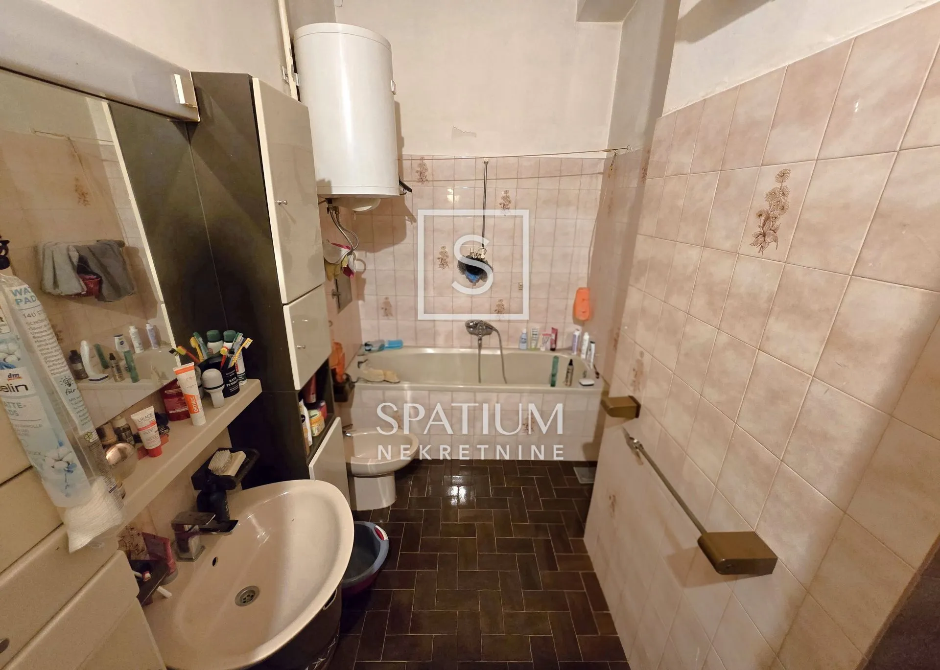 brajda, dvosoban stan s dnevnim boravkom u blizini centra - slika 6