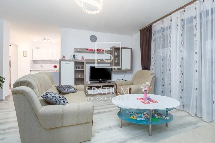 poreč, kuća s pet apartmana - slika 20
