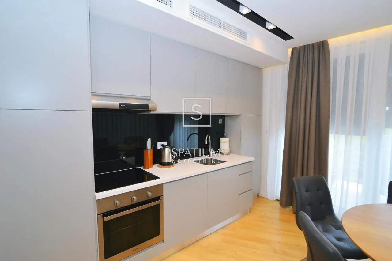 opatija, vila sa šest apartmana - slika 15