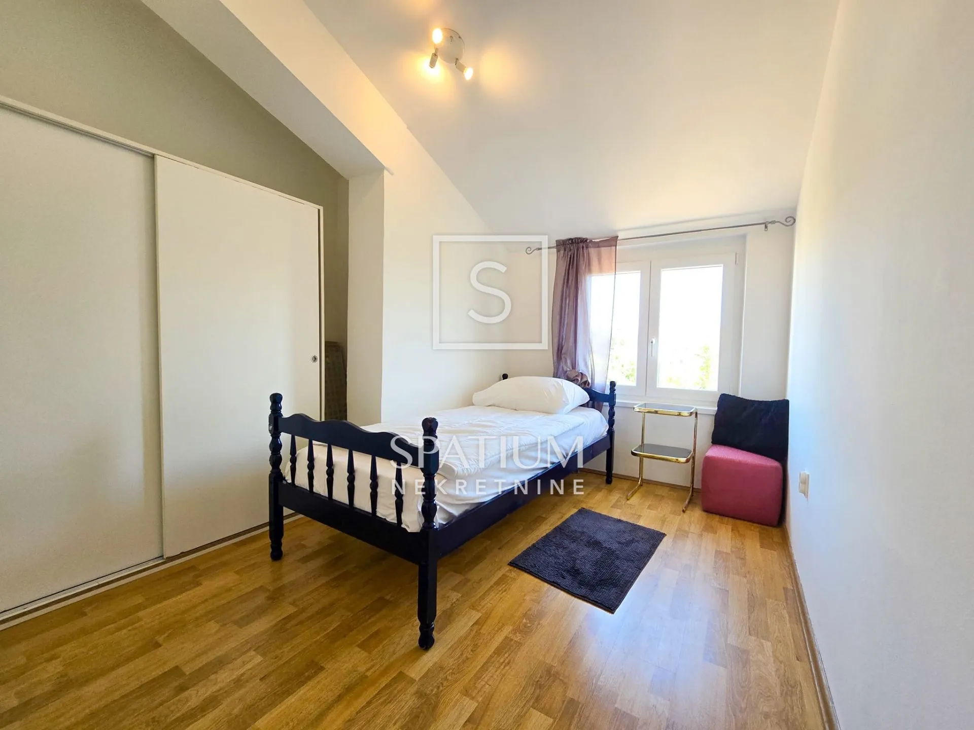 poreč, trosobni stan s pogledom na more - slika 15