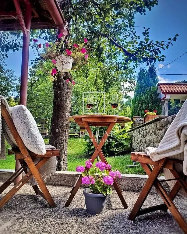 stari laz,autohtona kuća u lijepom okruženju - slika 18