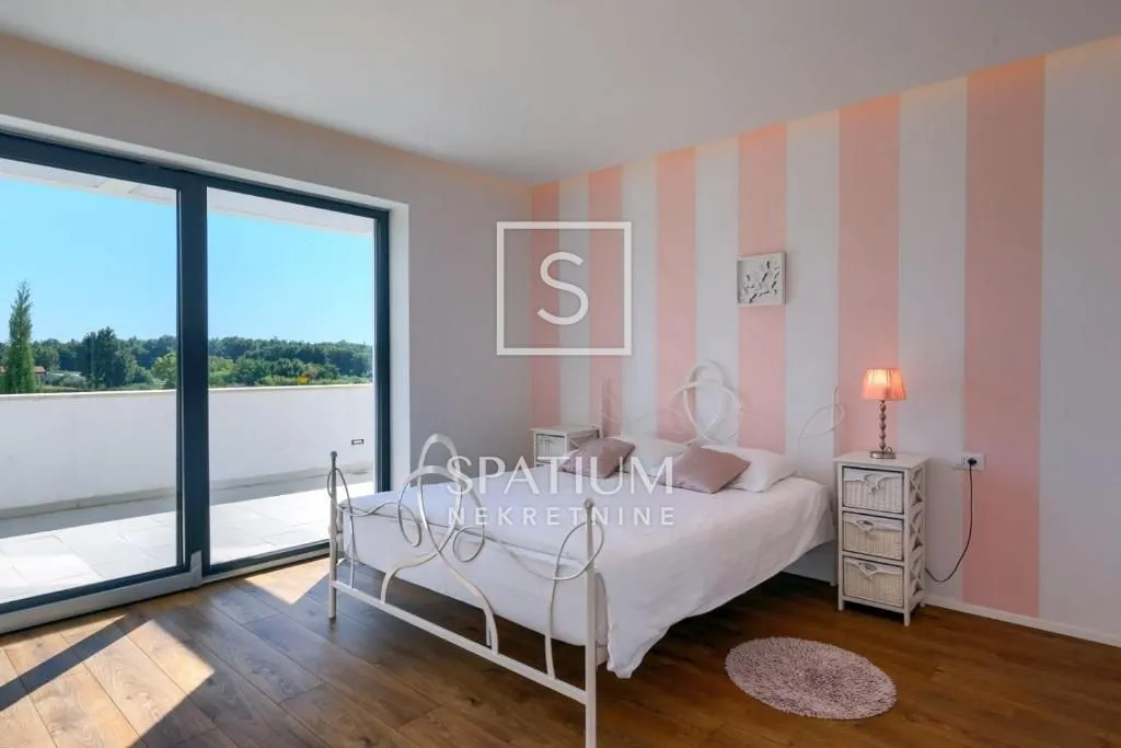 višnjan,villa sa bazenom - slika 15
