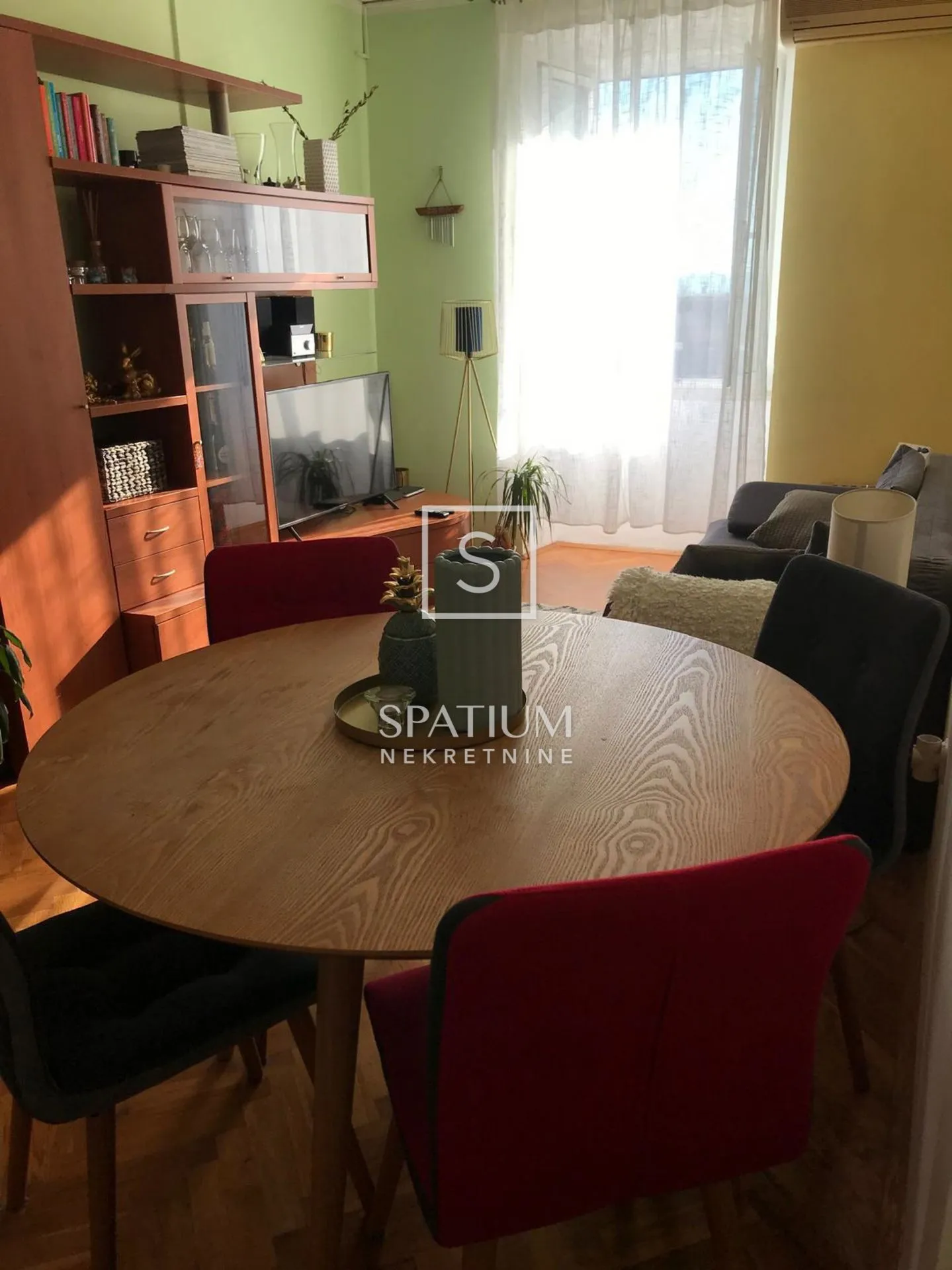 centar, stan na traženoj lokaciji - slika 2
