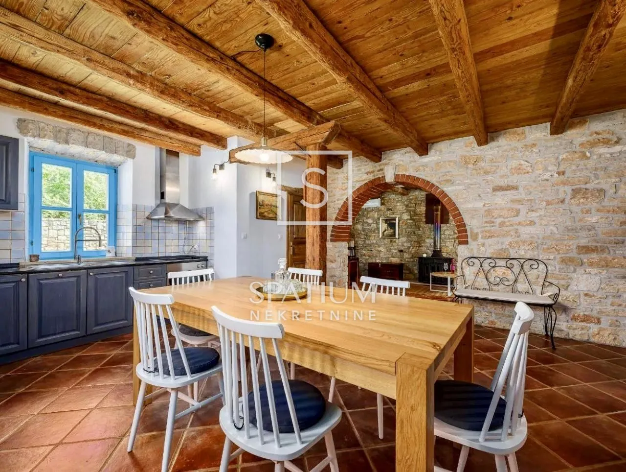Sv. Lovreč, Okolica, Autohtona Kamena Kuća - Sveti Lovreč Pazenatički