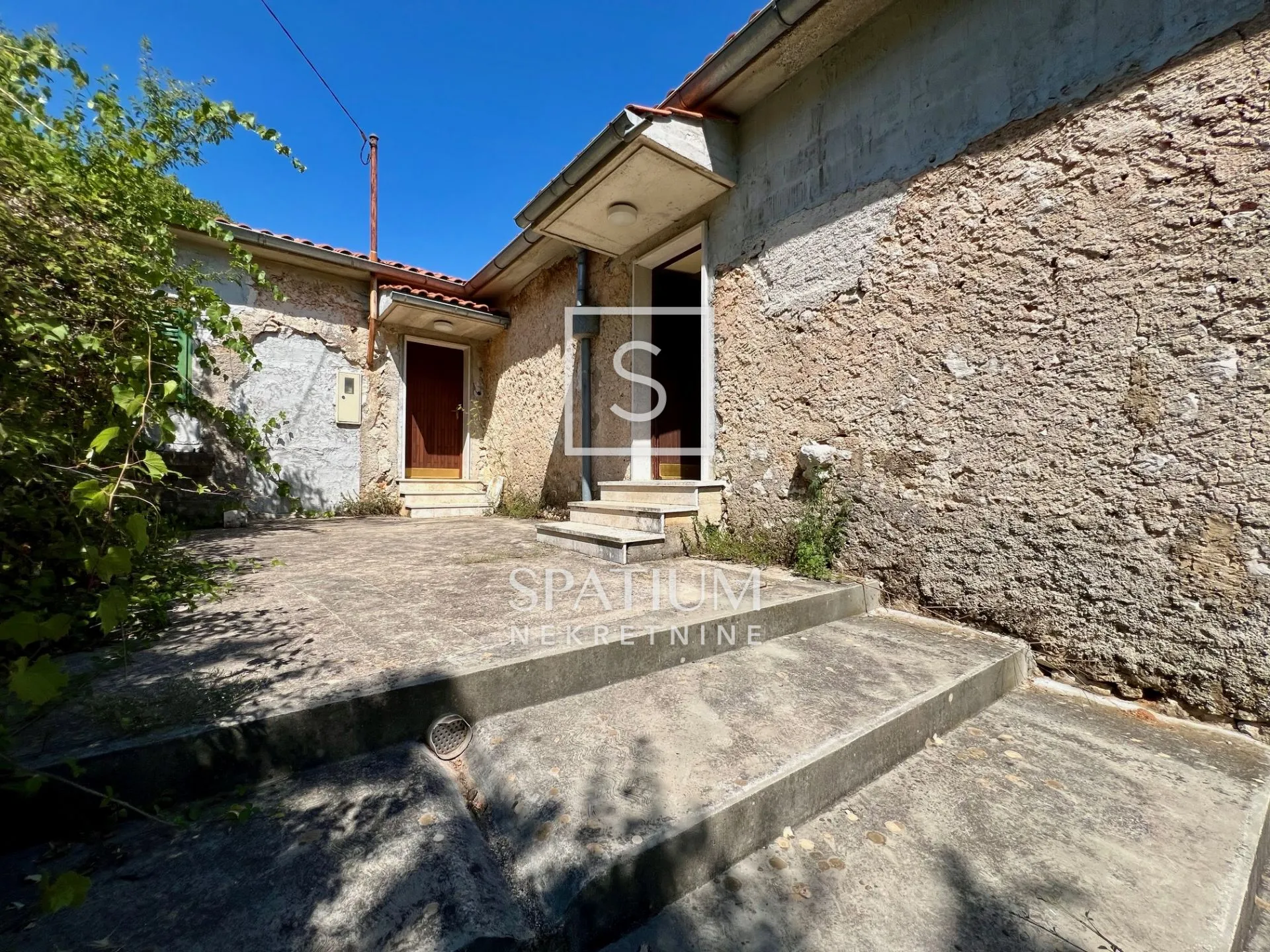 brseč, kuća s pogledom na dobroj lokaciji - slika 8