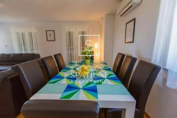 novi vinodolski, apartmanska kuća s bazenom - slika 12