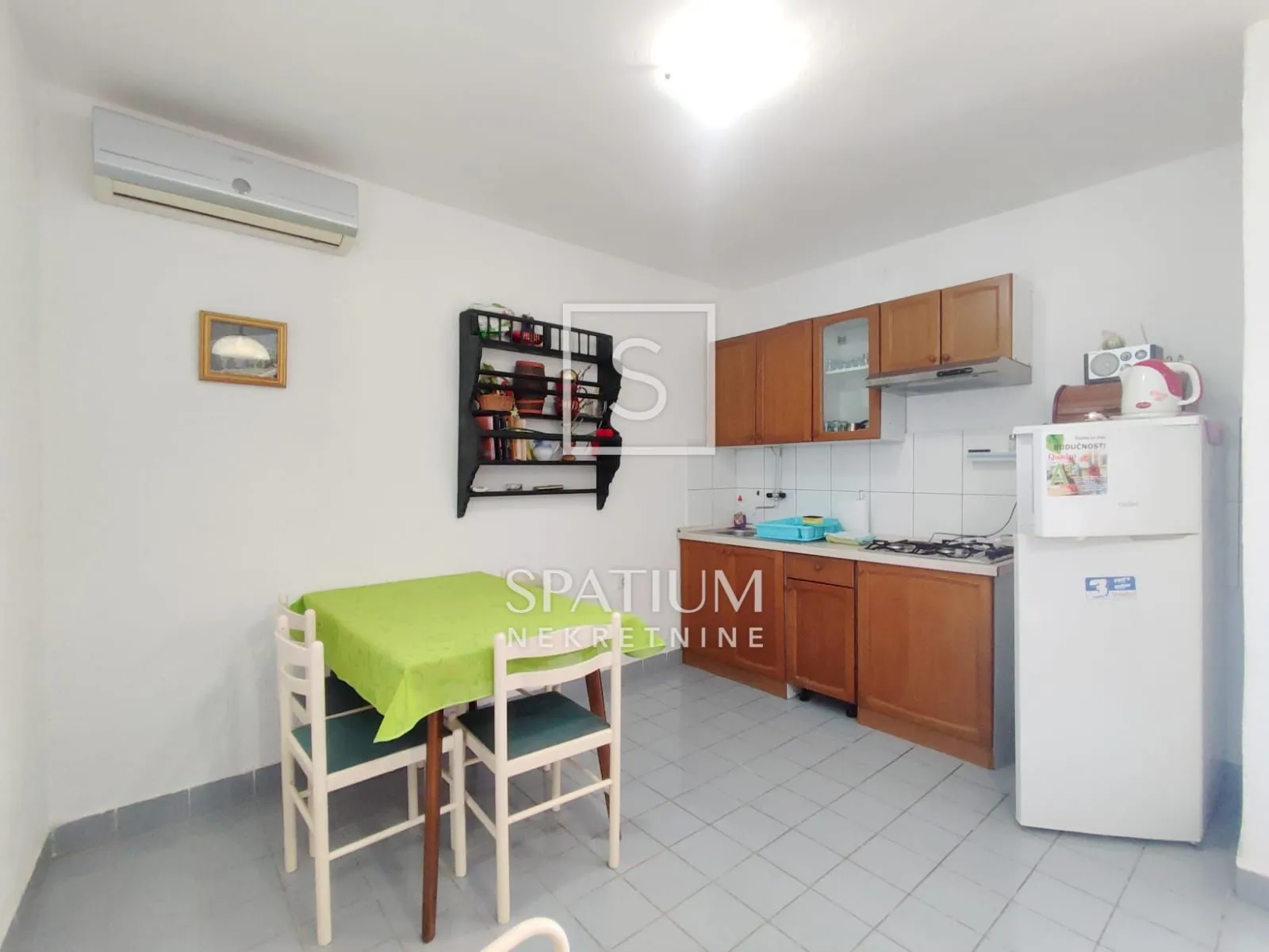 jadranovo, apartmanska kuća s pet stambenih jedinica - slika 5
