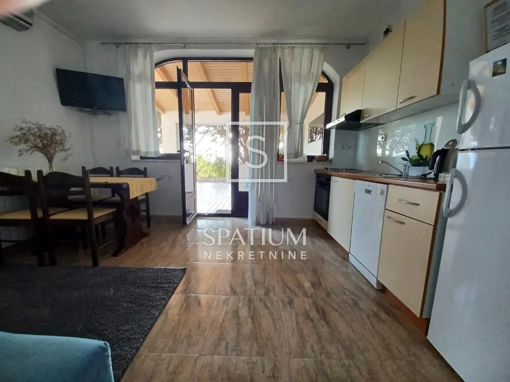 novi vinodolski, klenovica, apartmanska kuća s bazenom - slika 2