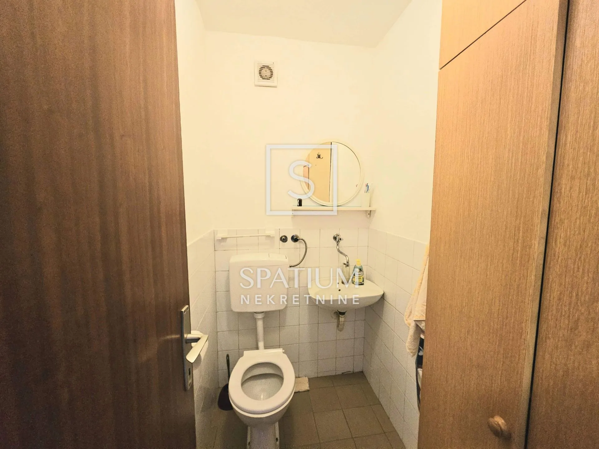 pula, trosobni stan - slika 16