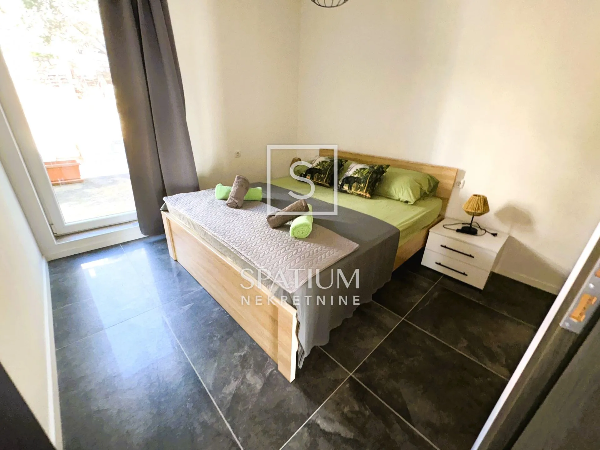 omišalj, kuća sa 6 apartmana na 150m od mora - slika 3