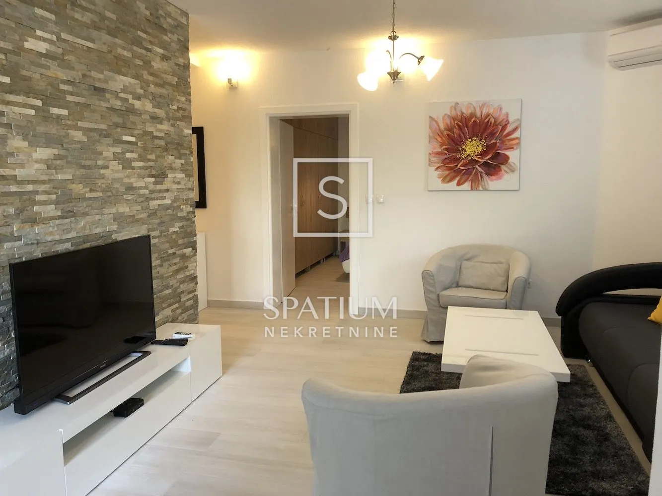 ika, oprić, kuća s osam apartmana i bazenom - slika 14