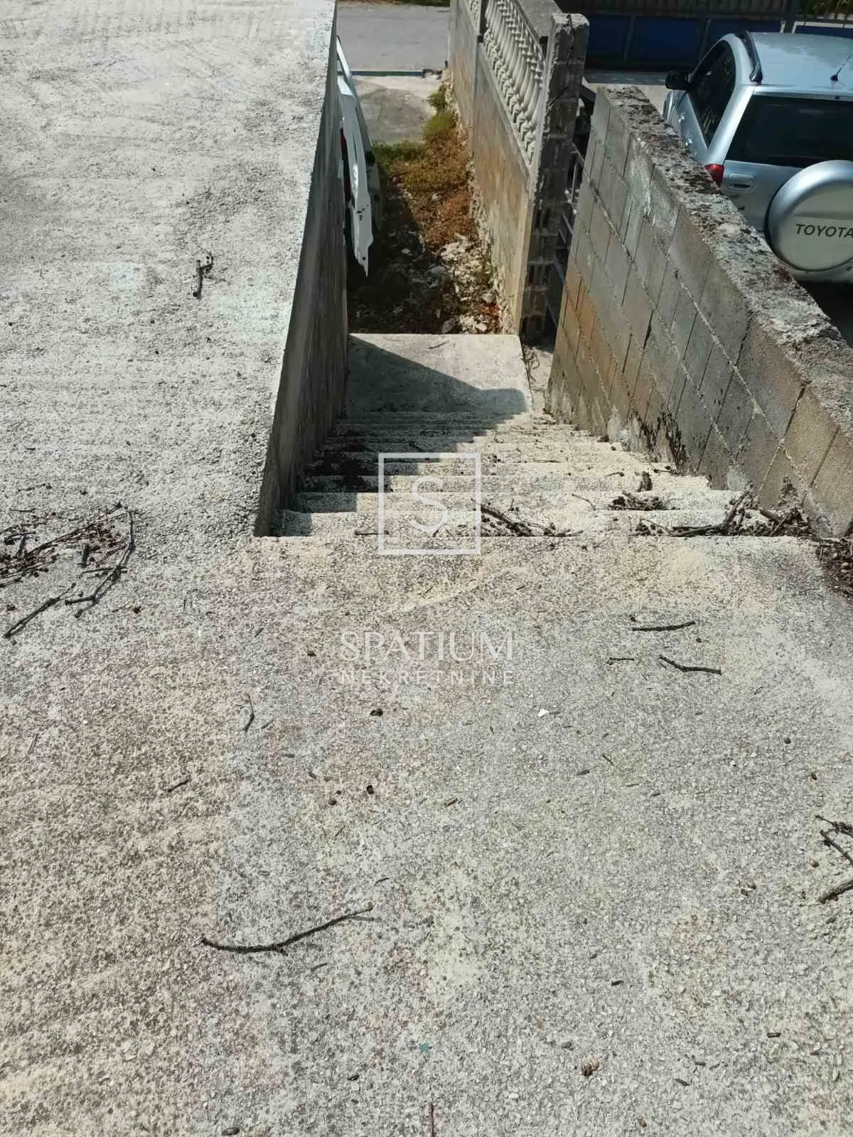 grižane, garaža s velikom okućnicom - slika 6