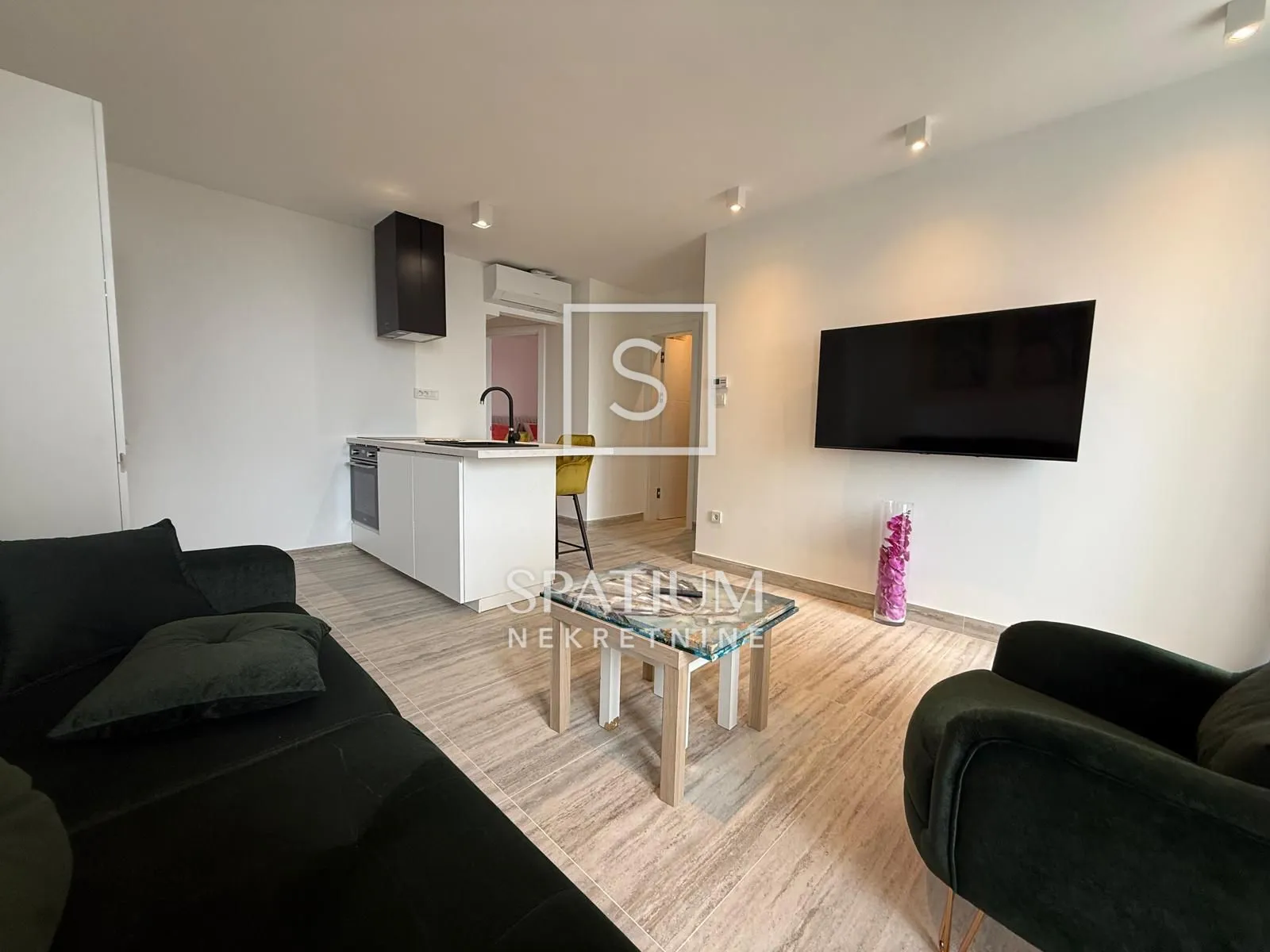 podmurvice, kuća s pet stanova i odvojenim studio apartmanom - slika 8
