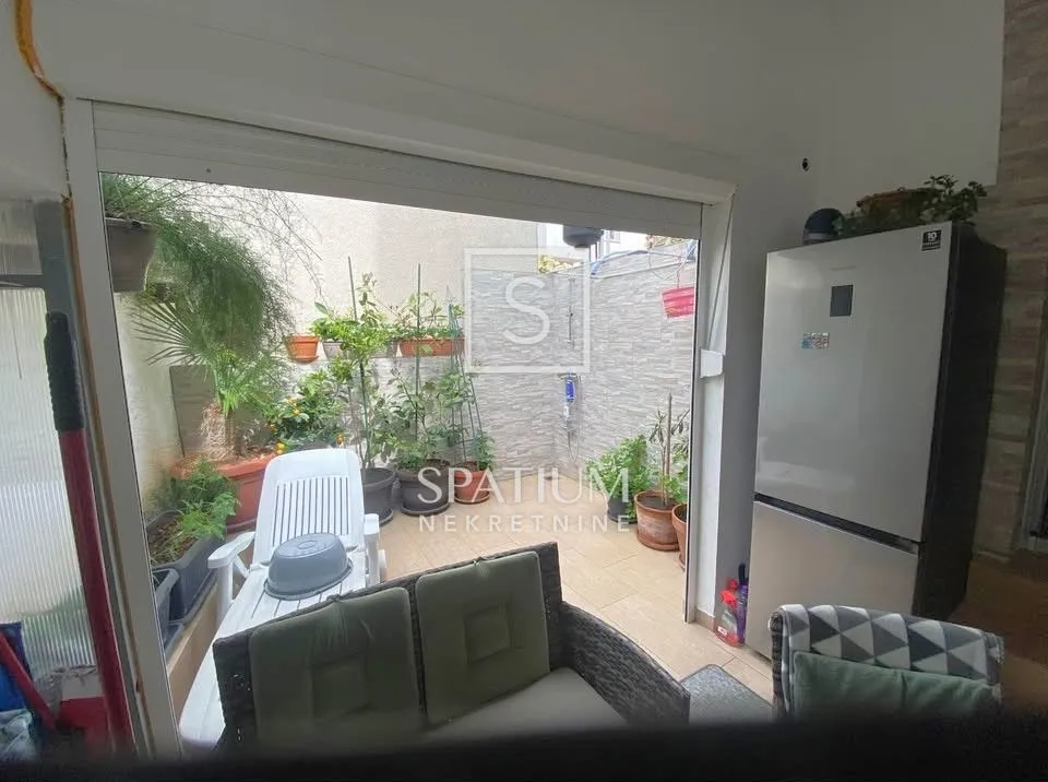 pećine, adaptiran stan sa terasom - slika 8