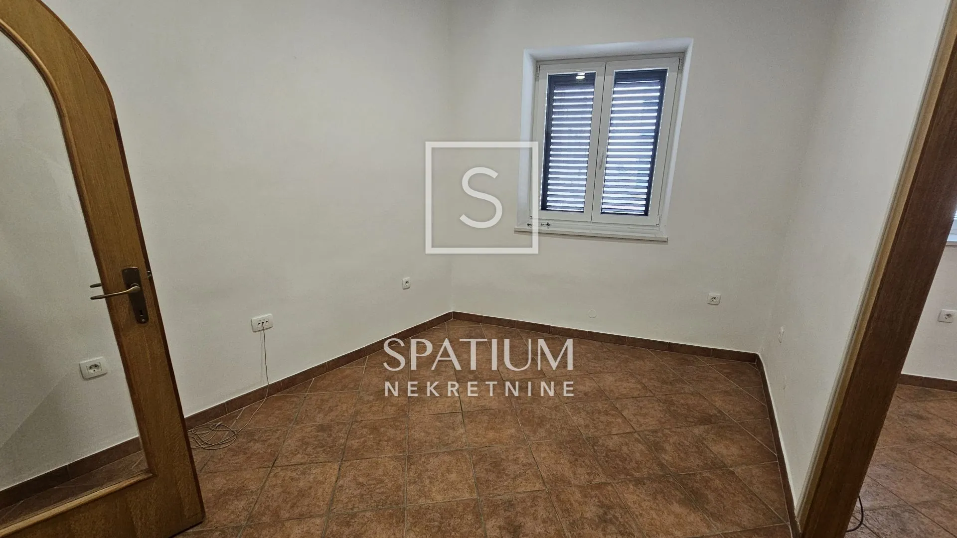centar, novouređeni poslovni prostor u strogom centru - slika 7