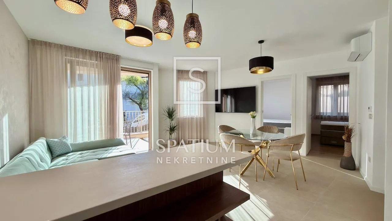 opatija, apartman s parkingom u strogom centru - slika 2