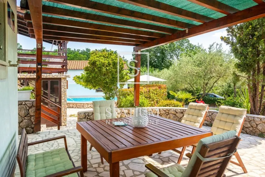 vrbnik, otok krk, kuća s bazenom u mirnom okruženju - slika 17