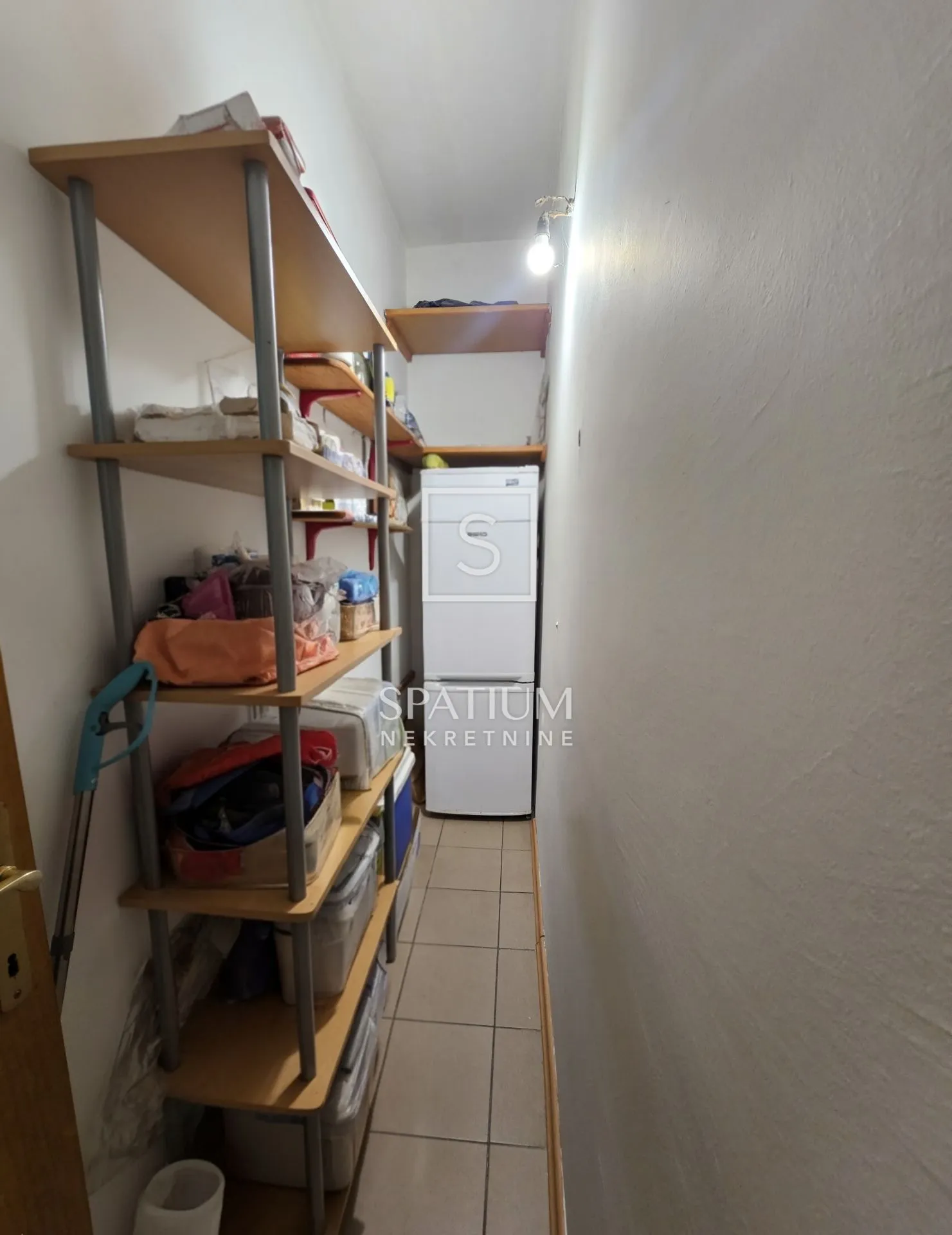 kastav, trosoban stan s balkonom u centru - slika 10