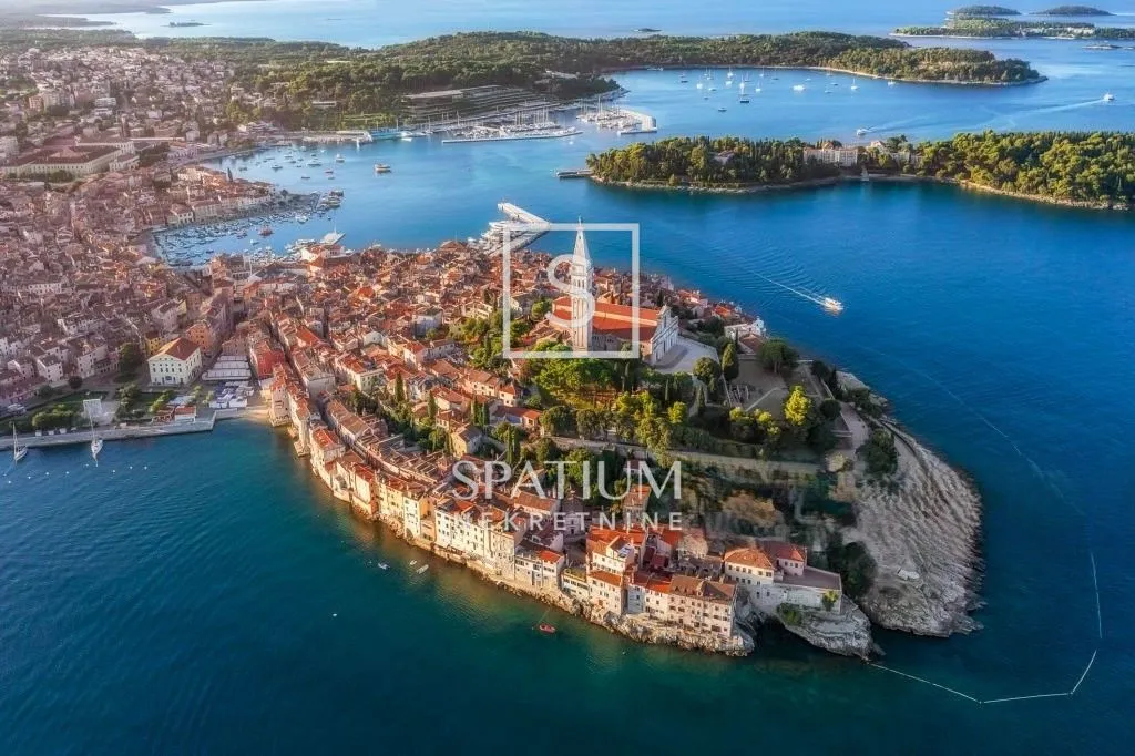 rovinj, poslovni prostor u centru, za dugoročni zakup - slika 1