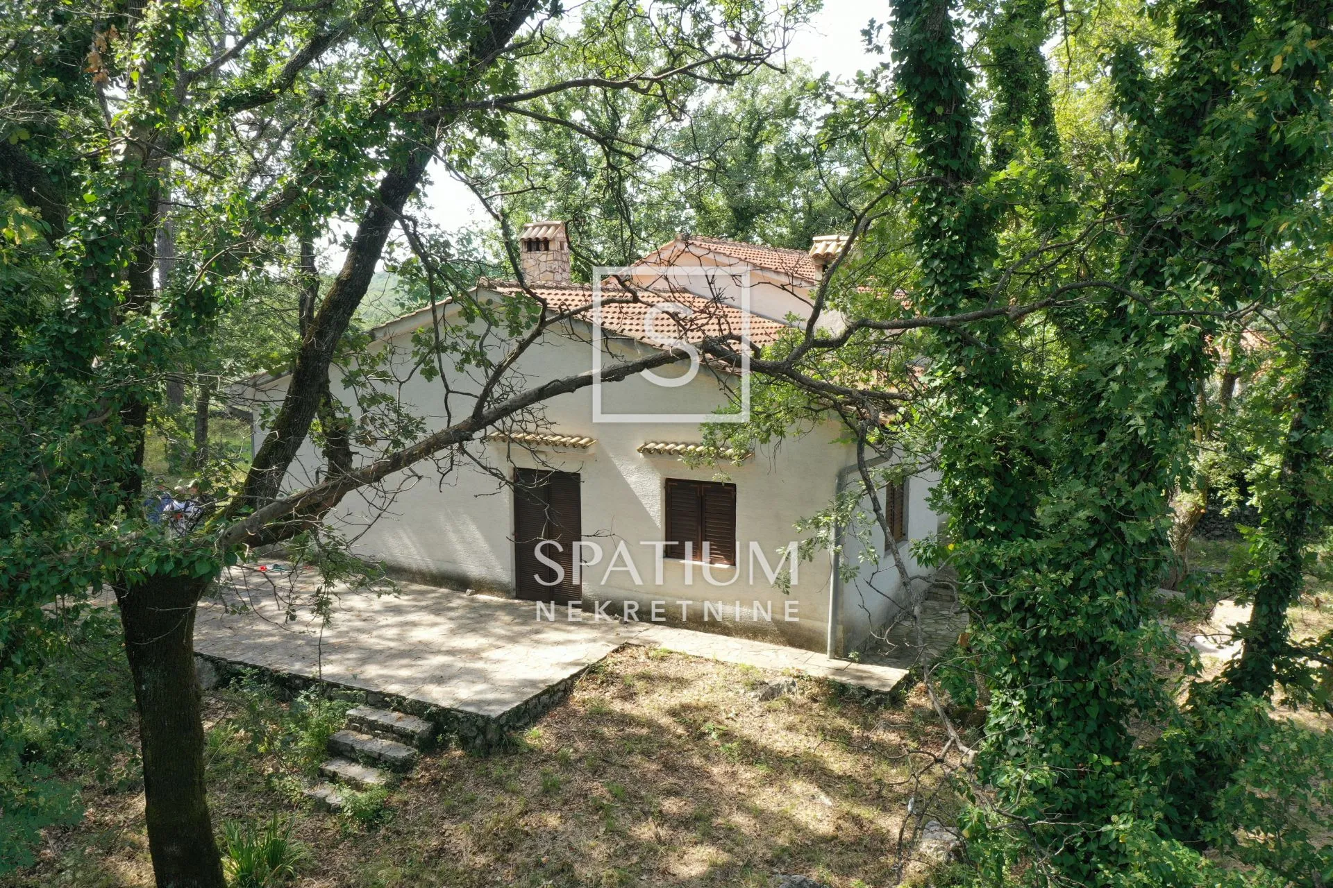 otok krk - veliko imanje s kućom i pomoćnim objektom - slika 2