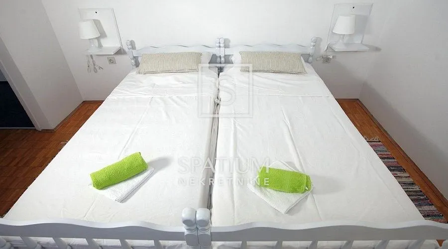 malinska, kuća s dva bazena - slika 23