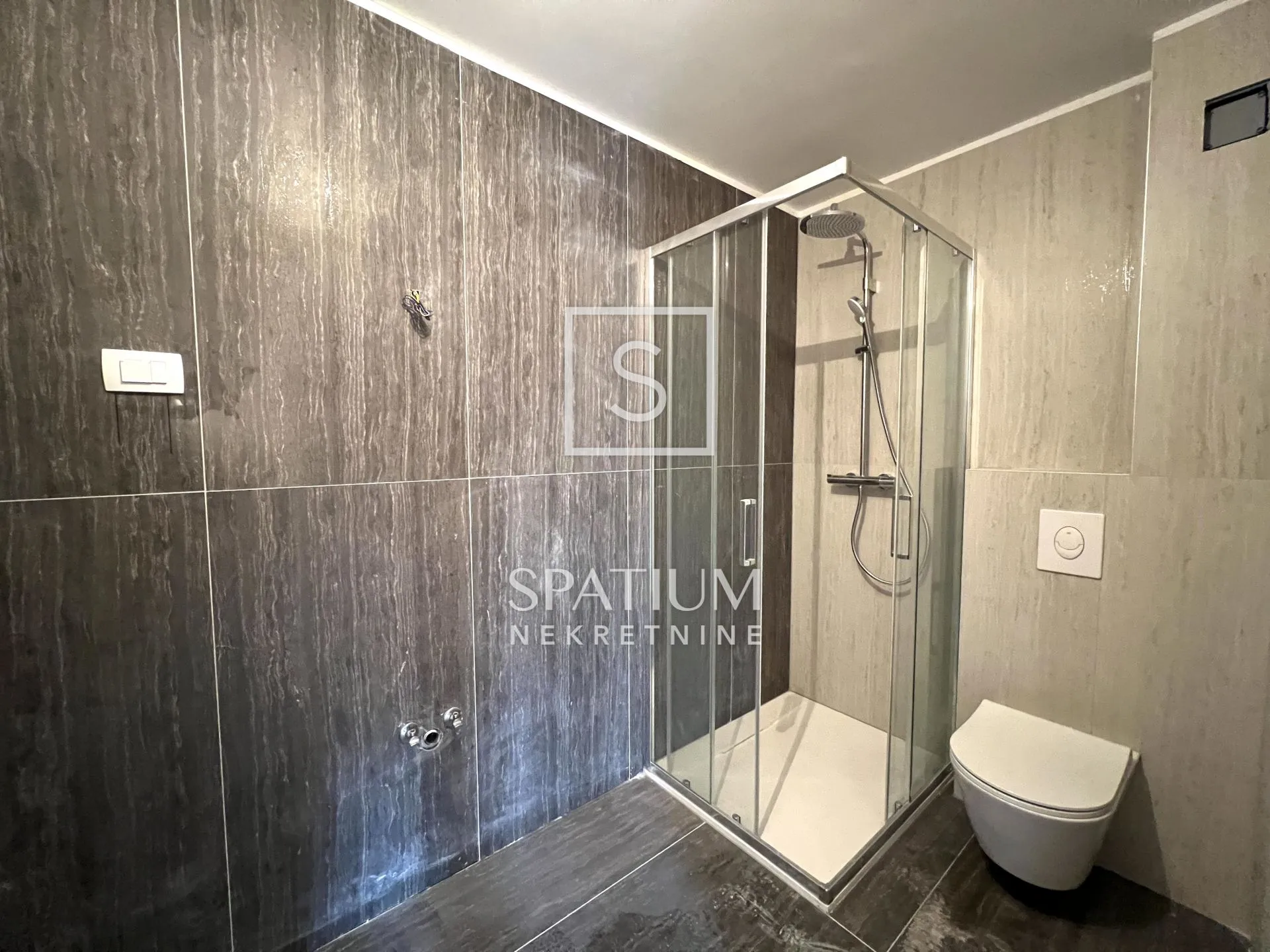 valbandon, stan sa galerijom 138 m2 - slika 10