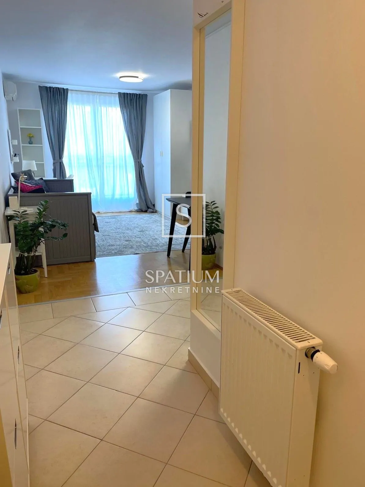 rešetari, garsonijera u novijoj zgradi - slika 6