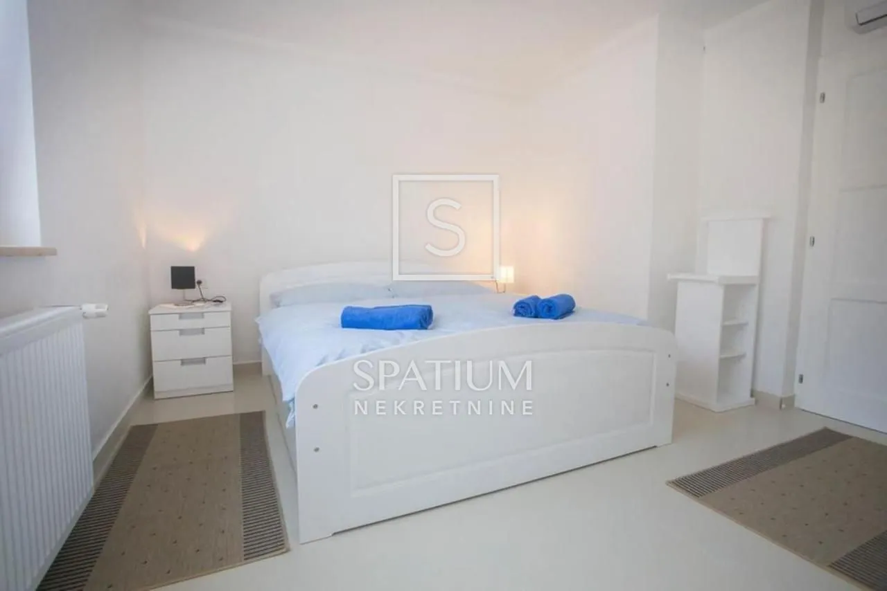poreč, kaštelir, vila s bazenom i pogledom na more - slika 14