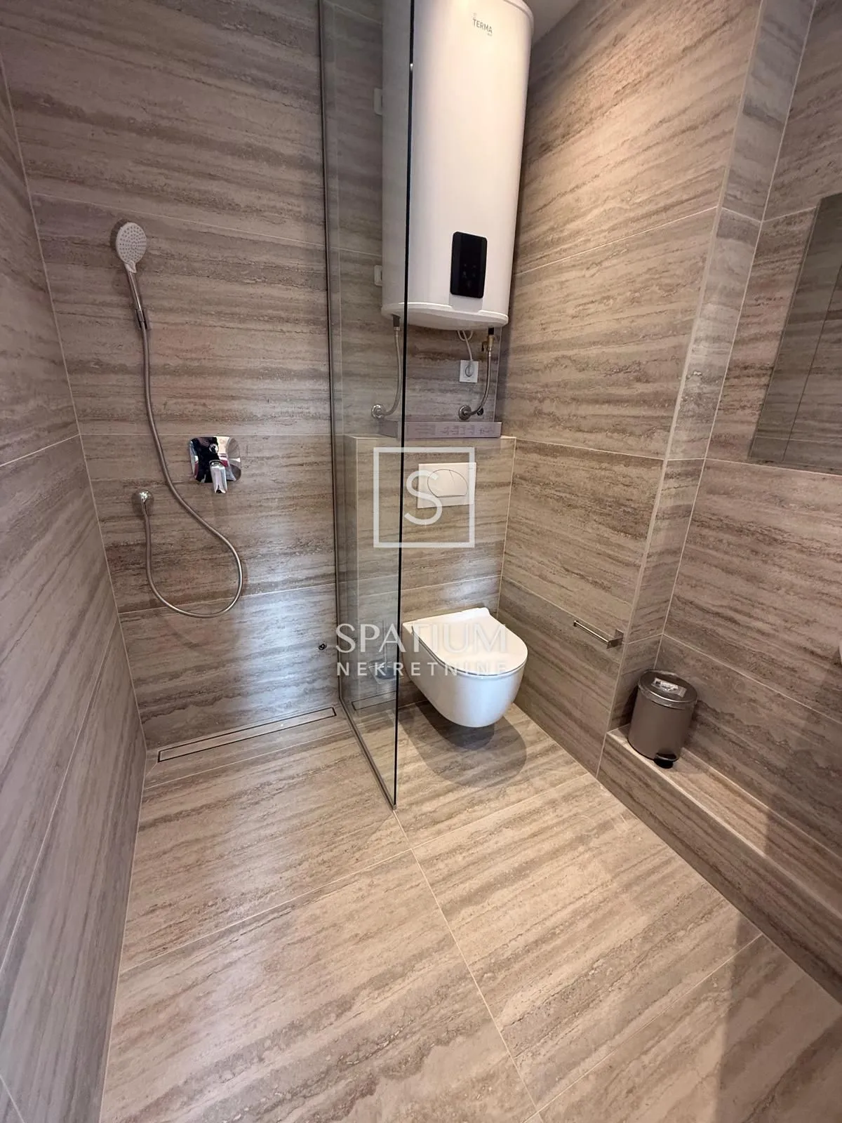 podmurvice, kuća s pet stanova i odvojenim studio apartmanom - slika 18