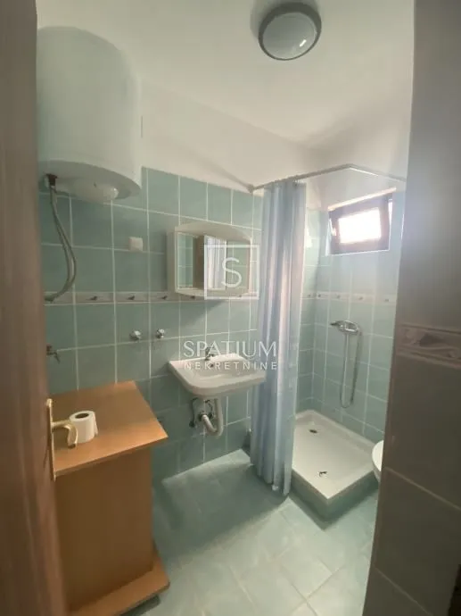 poreč, samostojeća kuća s više stambenih jedinica na mirnoj lokaciji - slika 4
