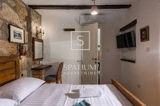 drivenik, vila s bazenom - slika 10