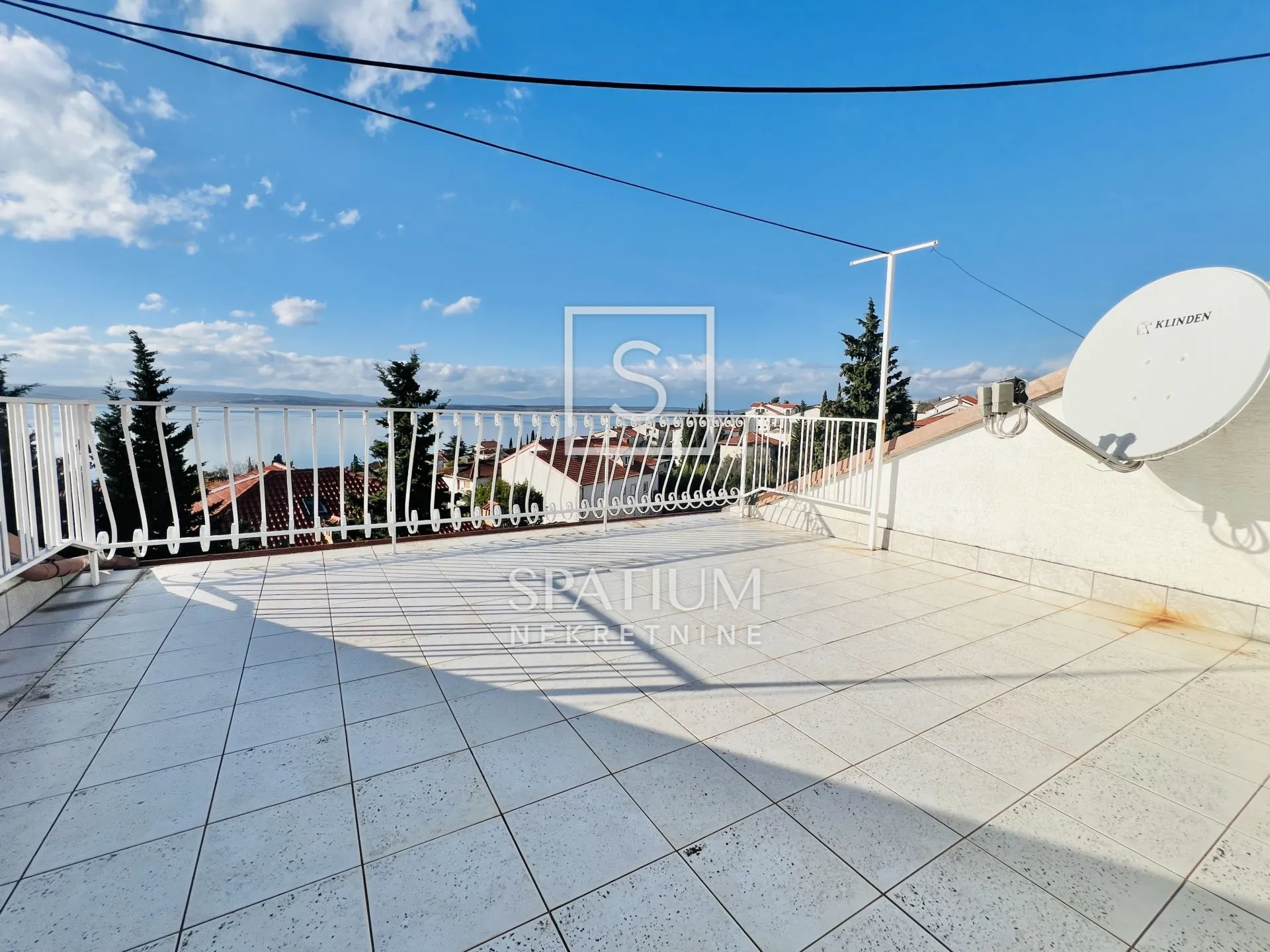 crikvenica, samostojeća kuća s 11 apartmana - slika 13