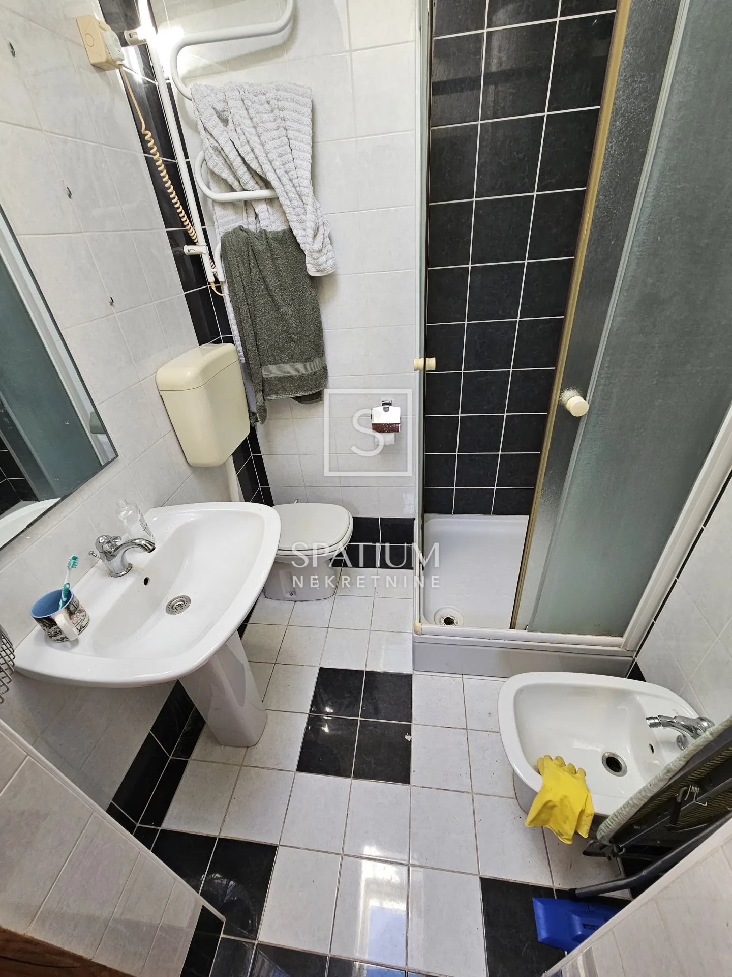 opatija, stan za renovaciju prvi red do mora - slika 12
