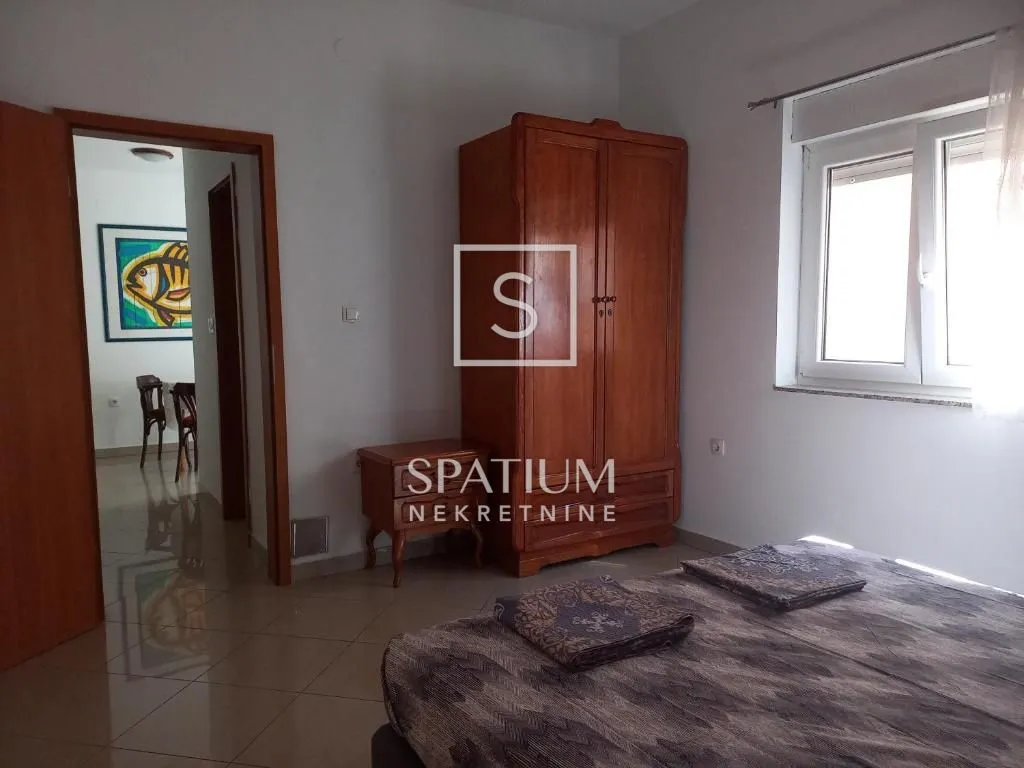 novi vinodolski, kuća s apartmanima u centru - slika 12