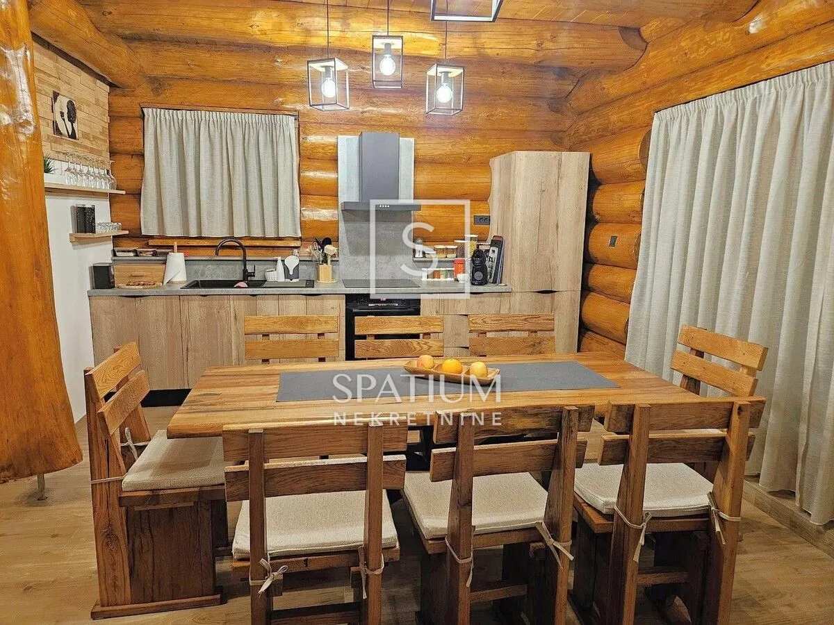 fužine, drvena kuća s lijepom okućnicom - slika 3