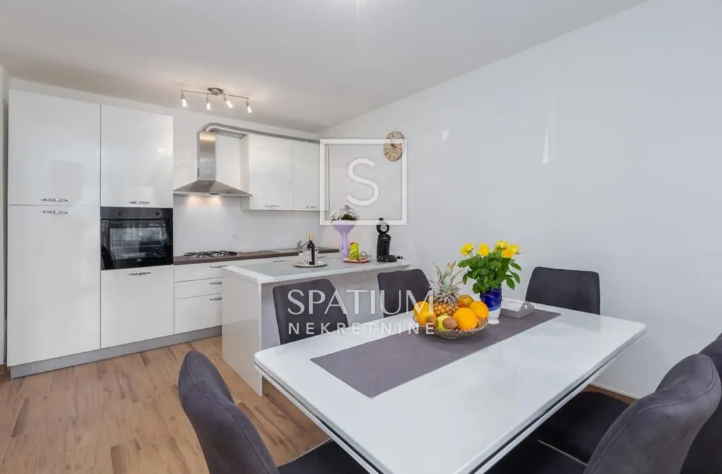 poreč, kuća s pet apartmana - slika 2