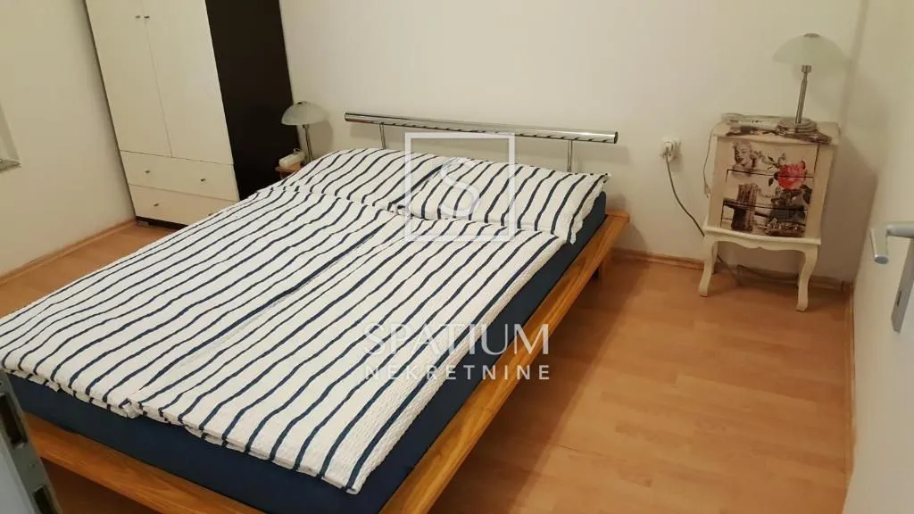 novi vinodolski, dvojna kuća s pet apartmana - slika 10