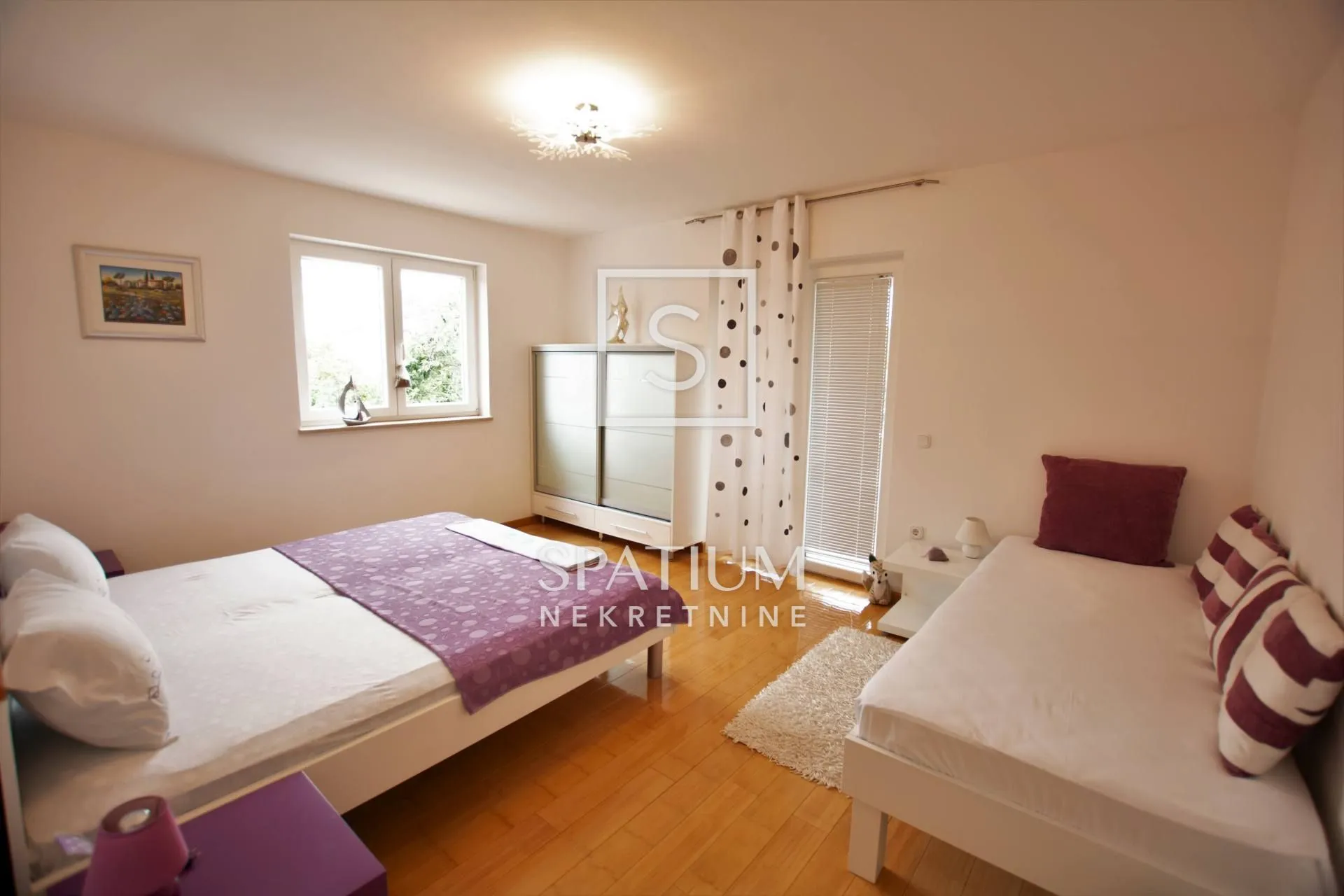 poreč, vila s 10 apartmana, bazen, 500 m od mora - slika 10