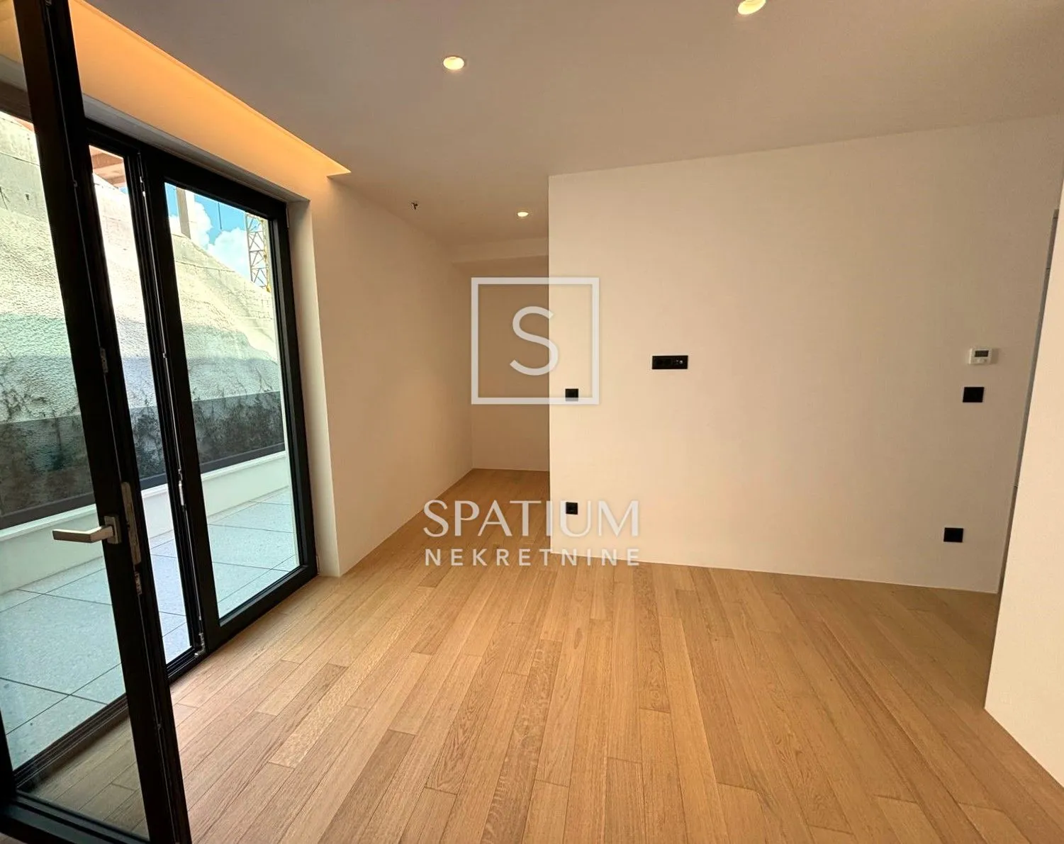 opatija, vrhunski 3s+db u novogradnji 250m od mora - slika 10